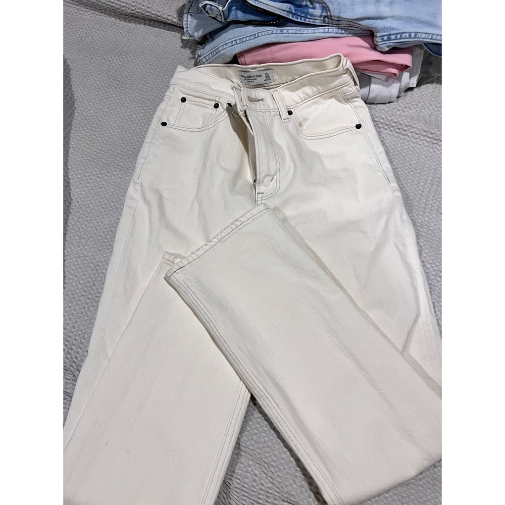 Low Rise 90s Straight Jean - cream